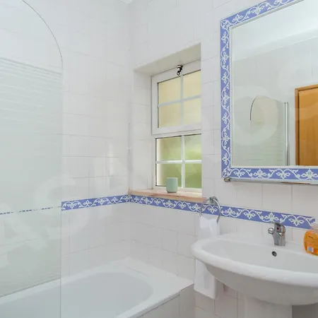 Villa Quinta Do Rosal, Casa Rosa *