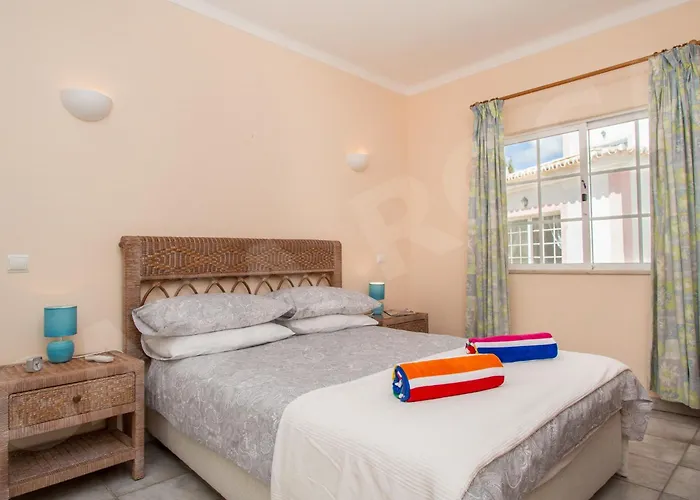 Quinta Do Rosal, Casa Rosa 别墅 *